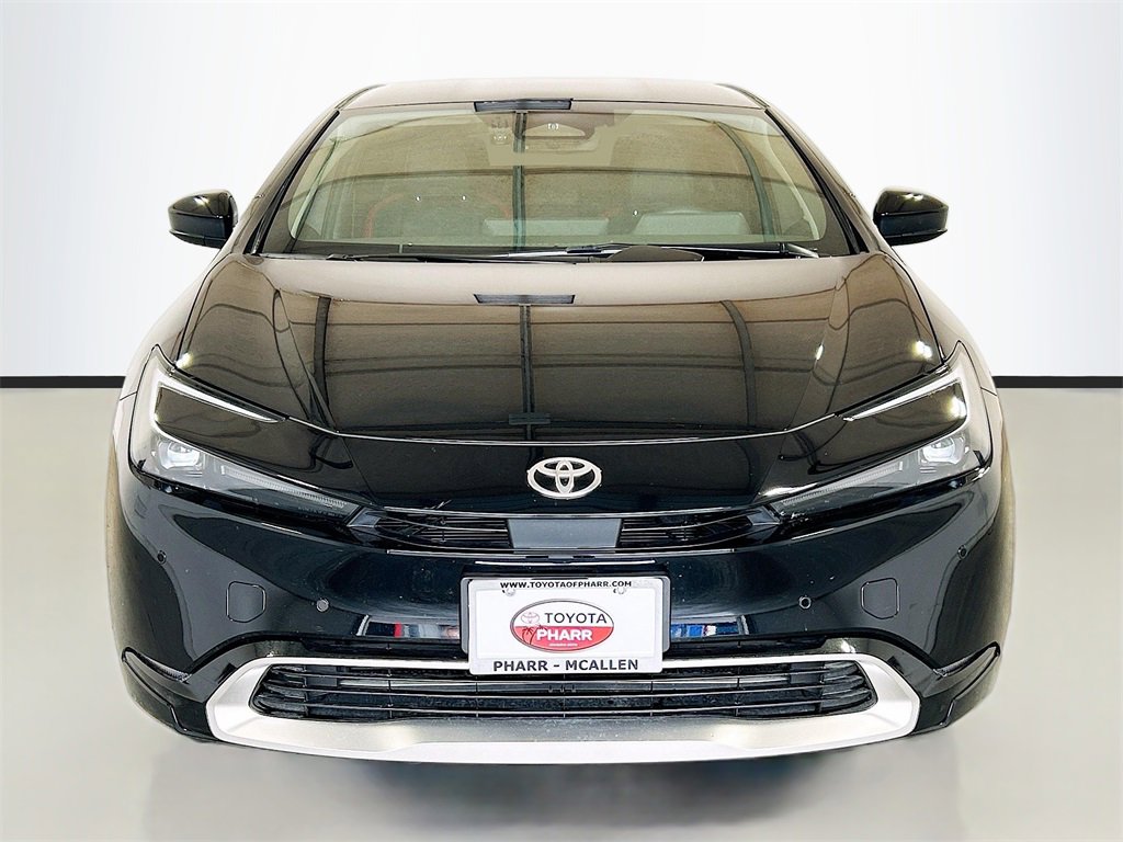 Used 2025 Toyota Prius Plug-In Hybrid image 2