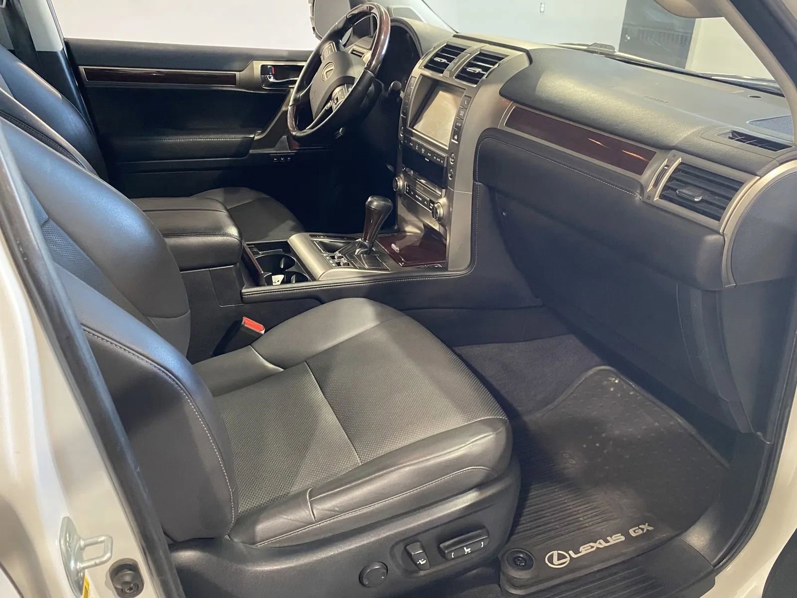 Used 2019 Lexus GX 460 Base image 5