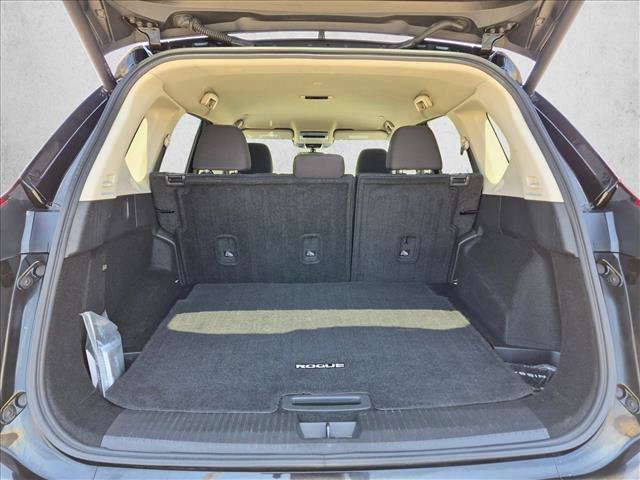 Used 2024 Nissan Rogue SV FWD image 6