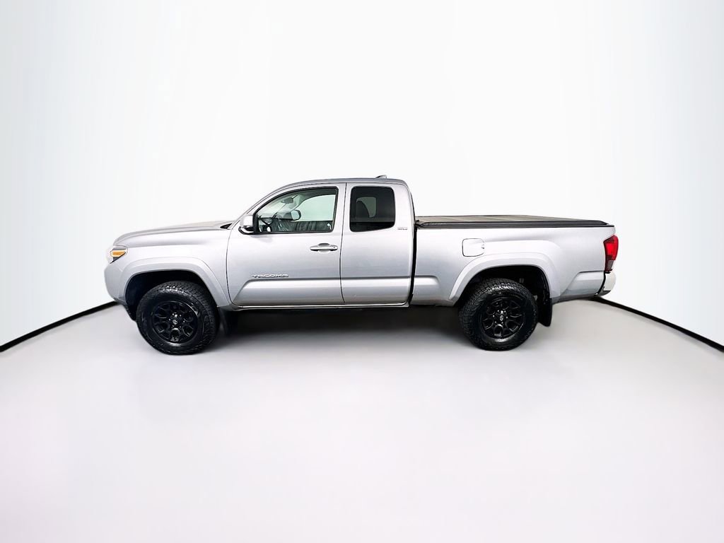 Used 2019 Toyota Tacoma SR5 AWD/4WD image 4