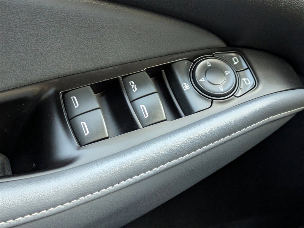 Used 2019 Buick Enclave Essence image 26