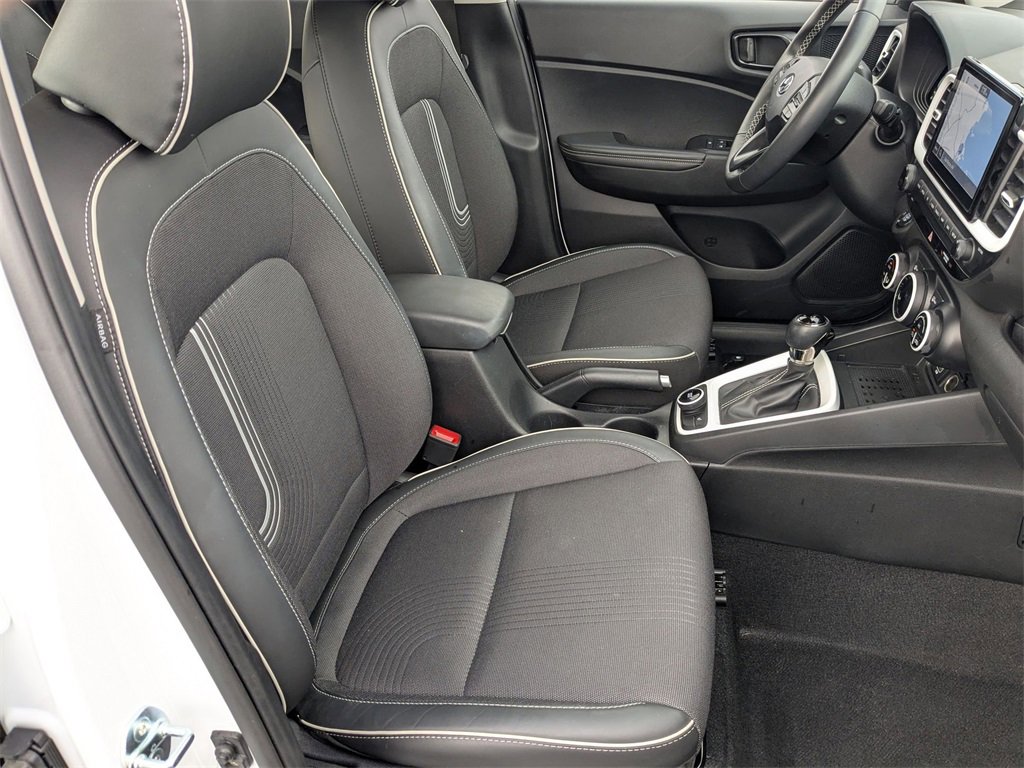 Used 2025 Hyundai Venue Limited image 36