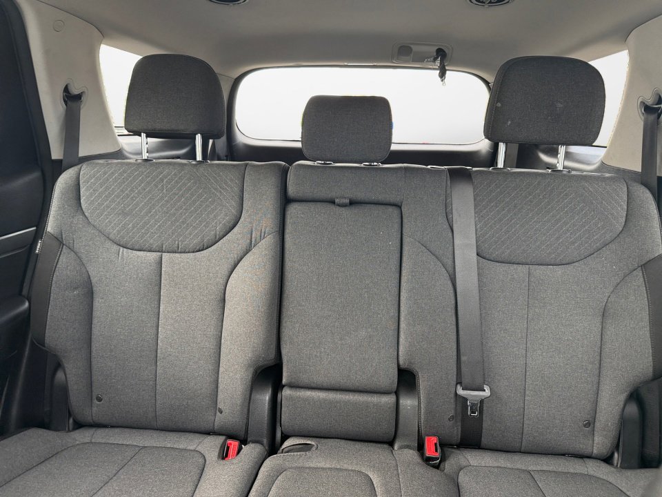 Used 2023 Hyundai Palisade SE AWD/4WD image 15