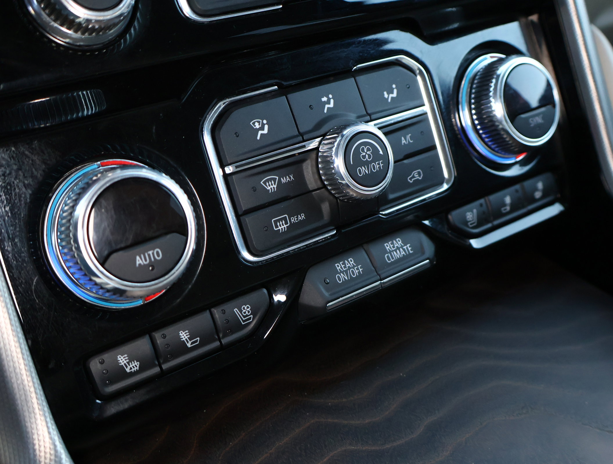 Used 2021 GMC Yukon Denali image 22