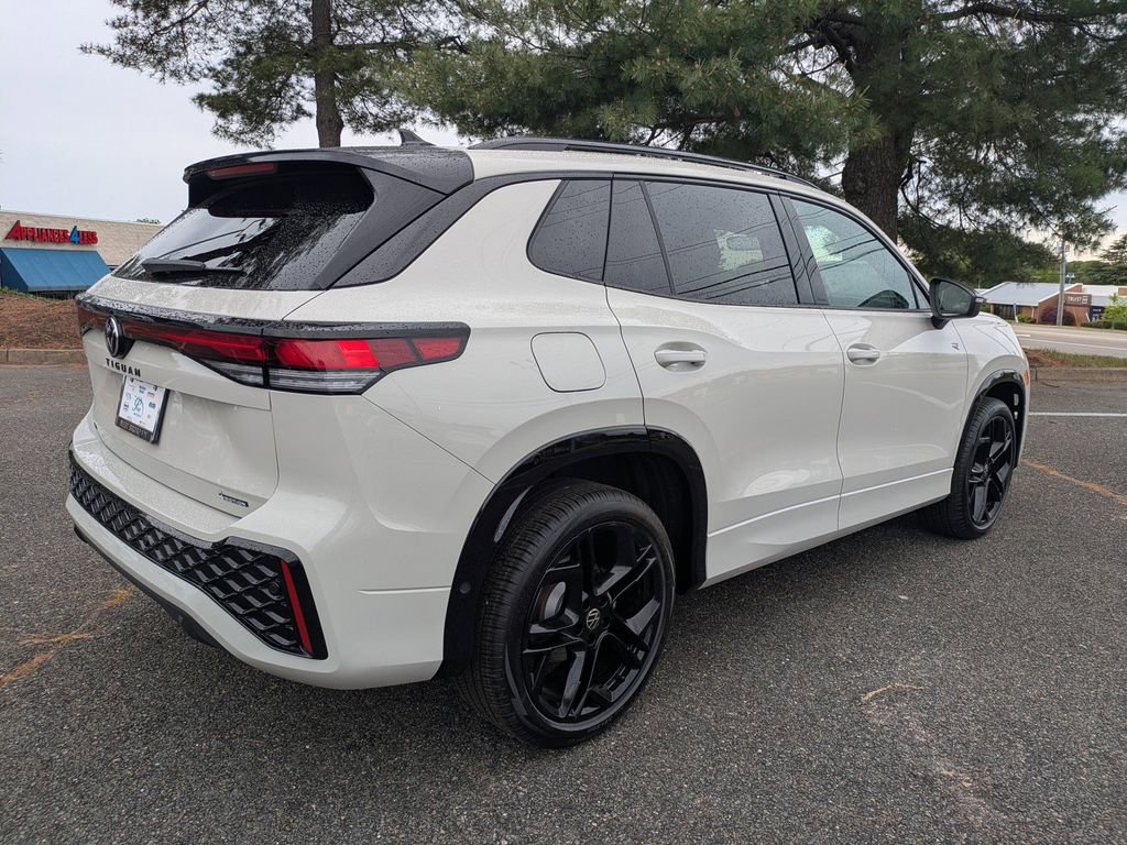 New 2026 Volkswagen Tiguan SE R-Line AWD/4WD image 4