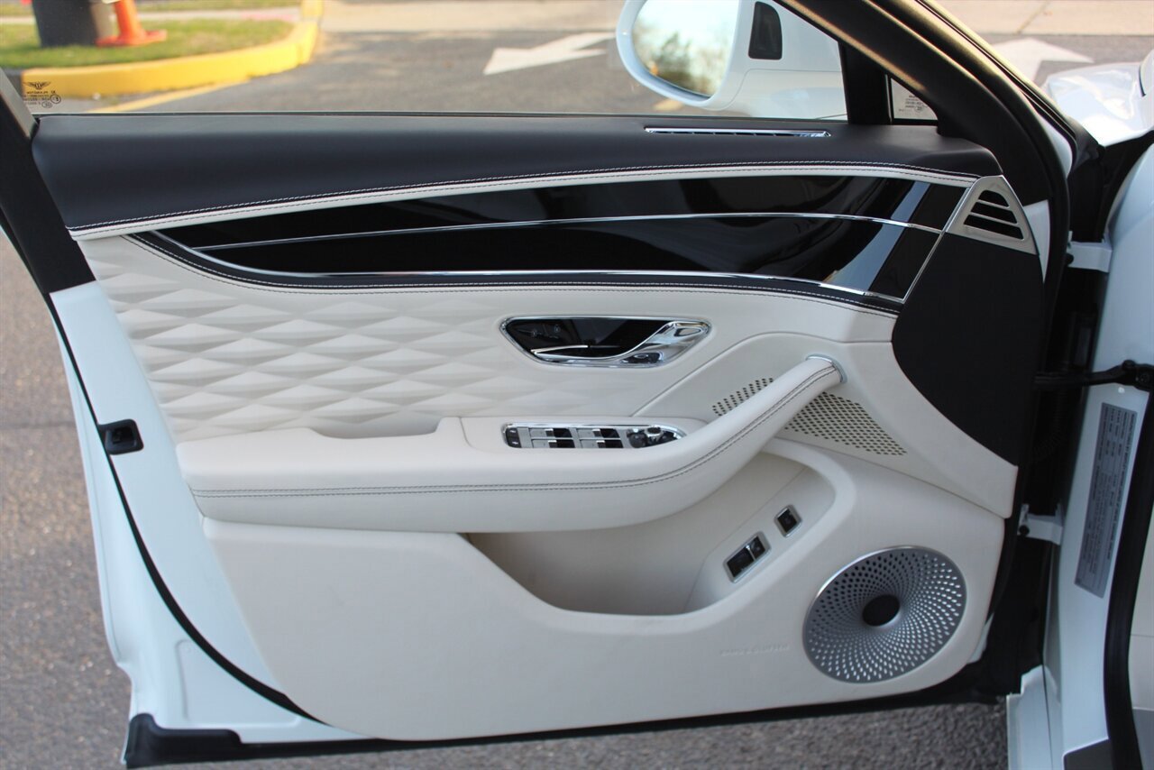 Used 2021 Bentley Flying Spur W12 image 37