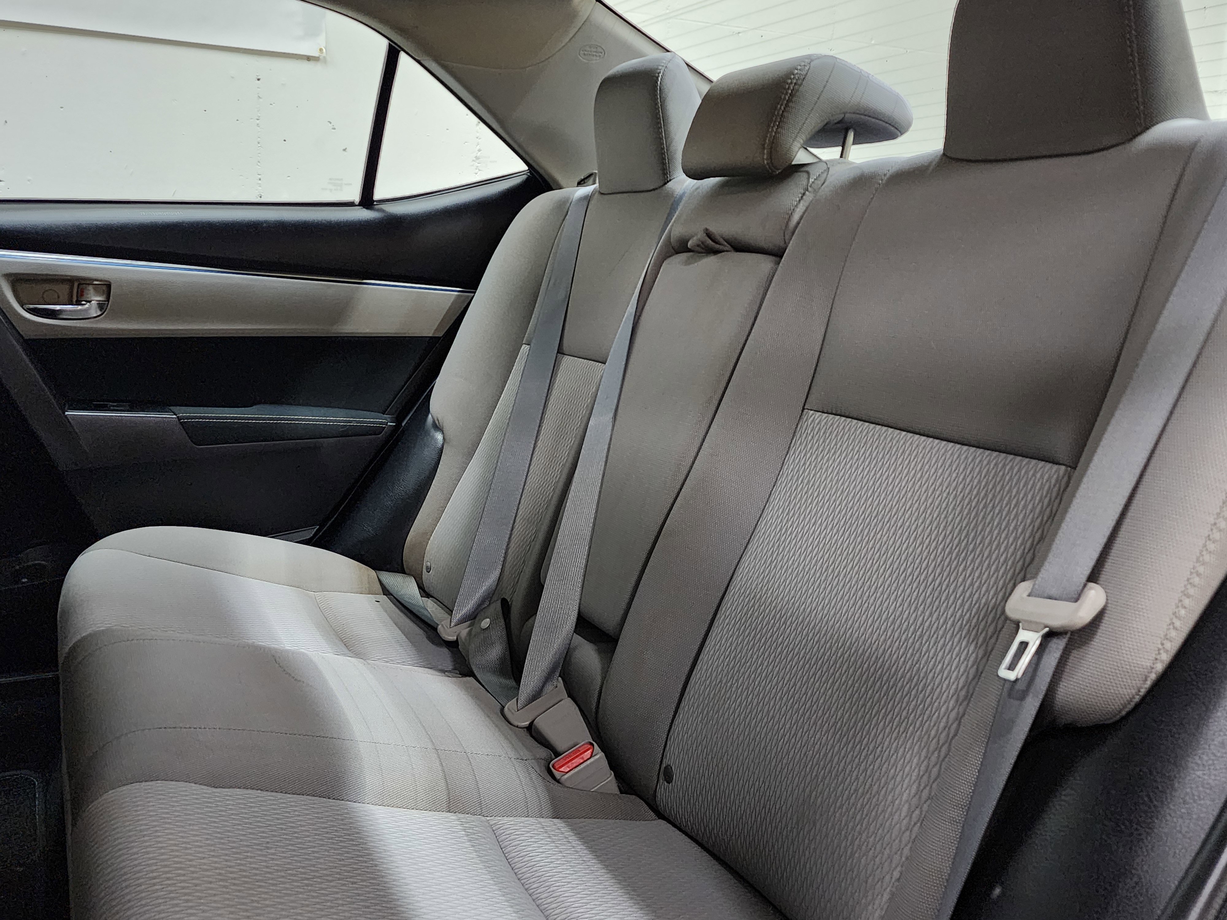 Used 2016 Toyota Corolla LE image 17