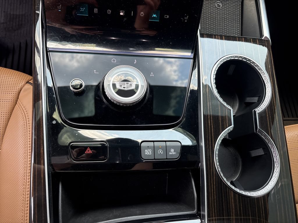 Used 2026 Cadillac Escalade Luxury RWD image 13