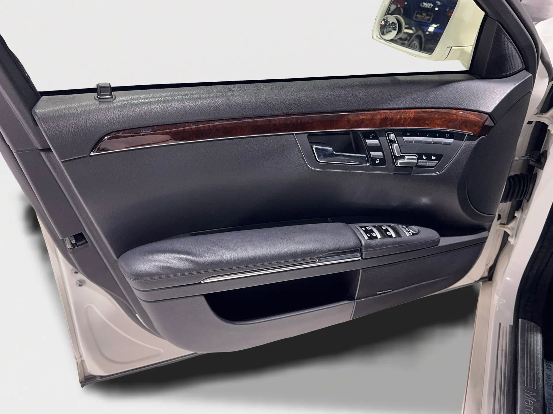 Used 2013 Mercedes-Benz S 550 image 12