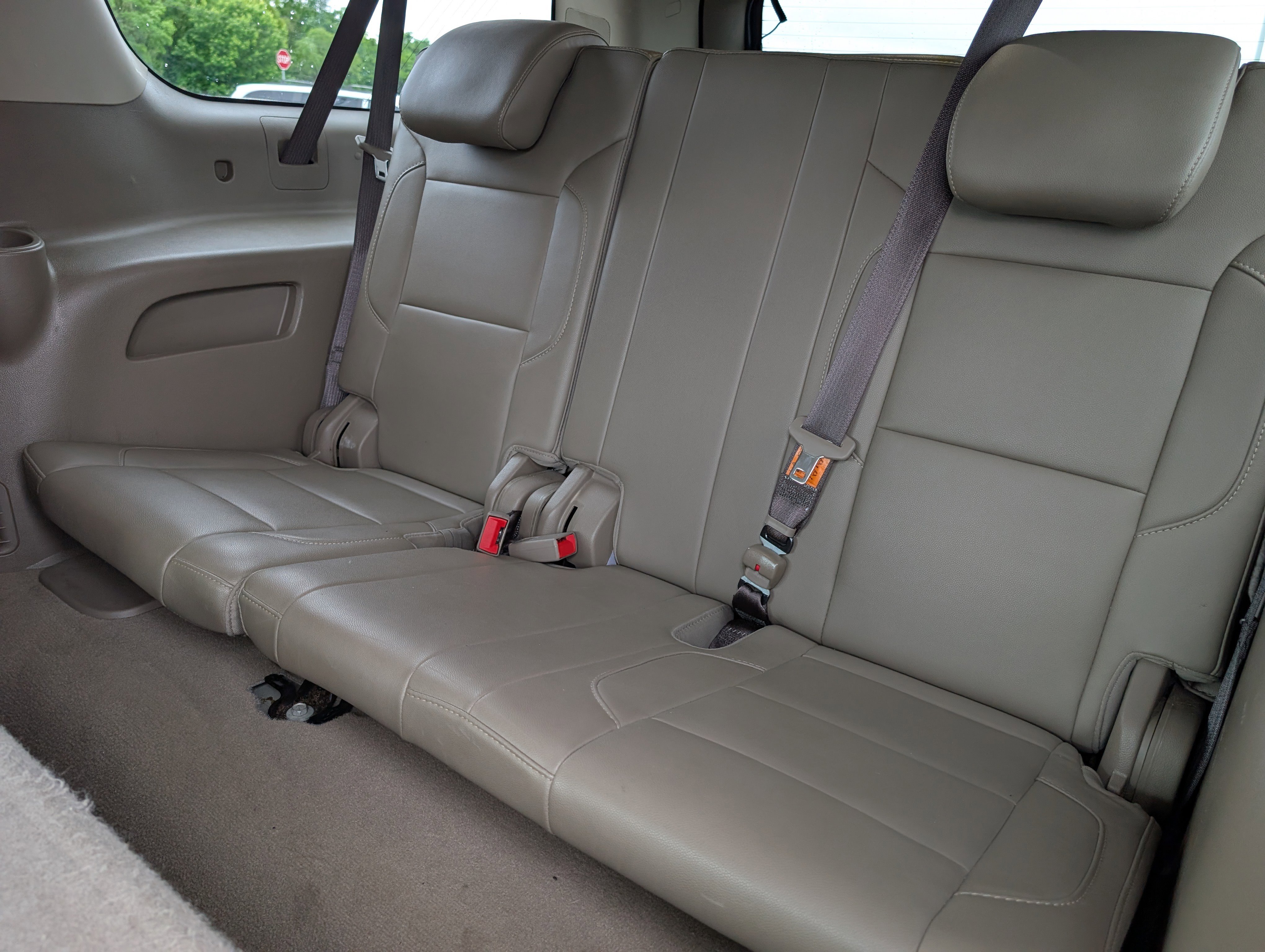 Used 2019 Chevrolet Suburban LT RWD image 16