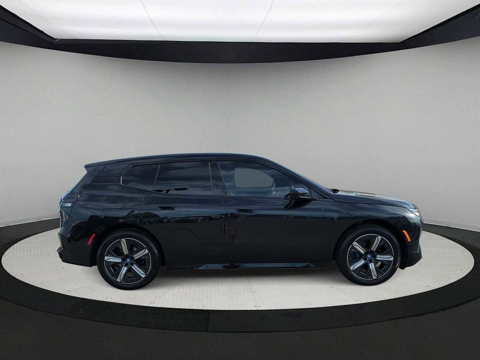 Certified 2025 BMW iX xDrive50 image 9