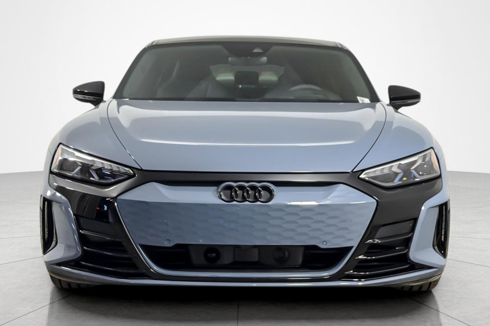 Used 2024 Audi e-tron GT Prestige image 8