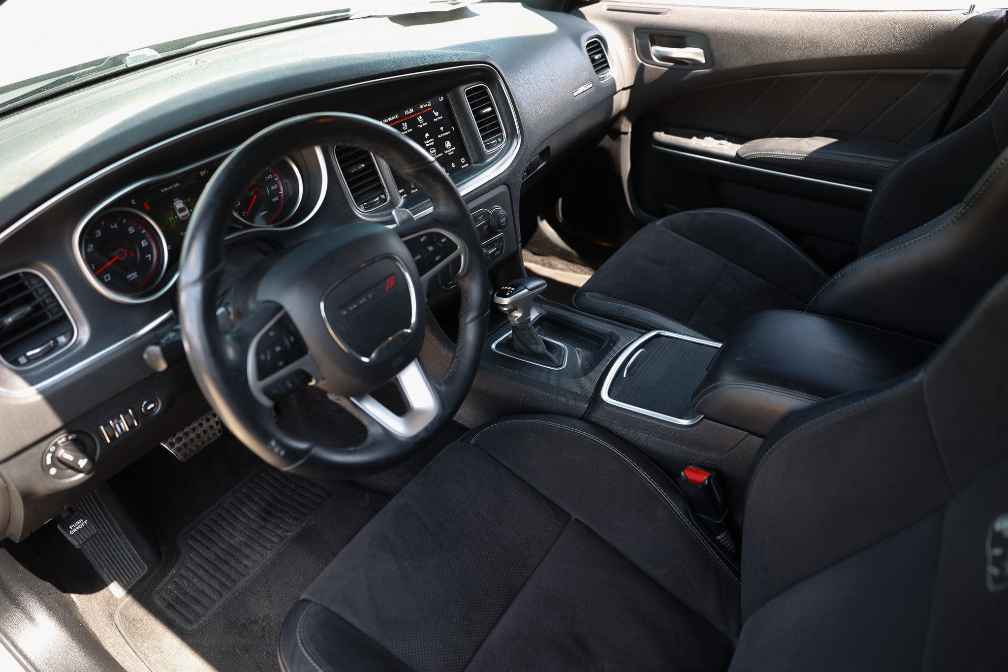 Used 2018 Dodge Charger R/T Scat Pack RWD image 6