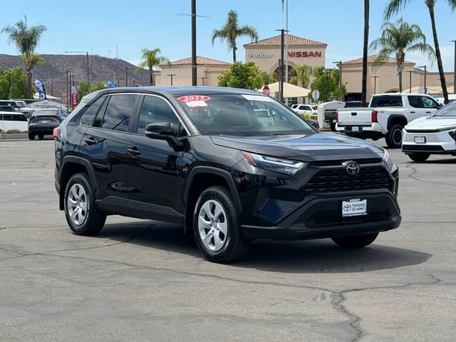 Used 2023 Toyota RAV4 LE FWD image 3