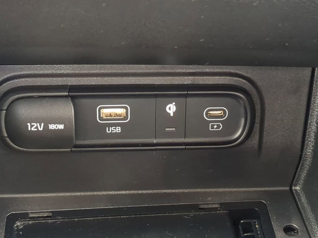 Used 2023 Kia Sportage SX image 24