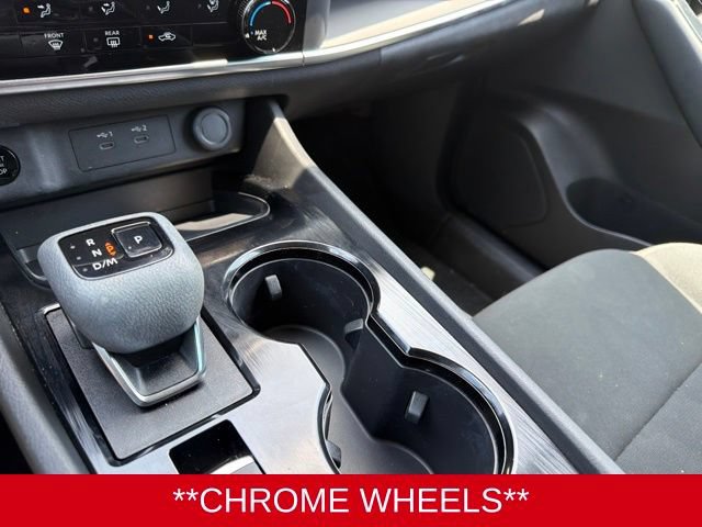 Used 2024 Nissan Rogue S AWD/4WD image 18