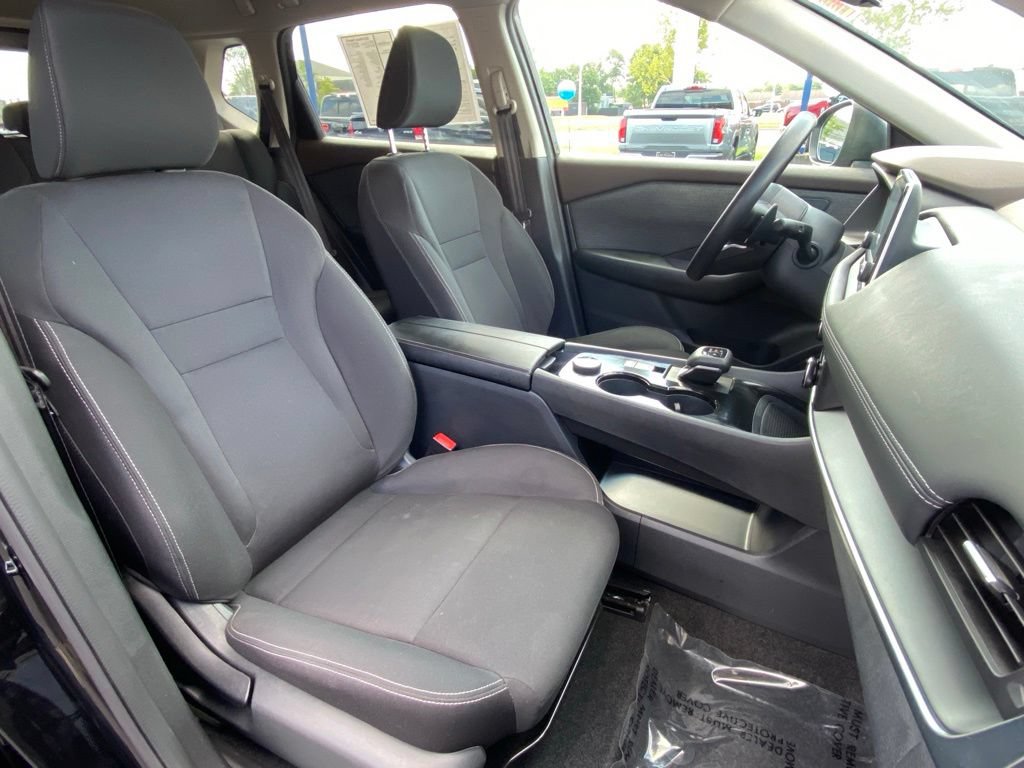 Used 2023 Nissan Rogue S AWD/4WD image 34