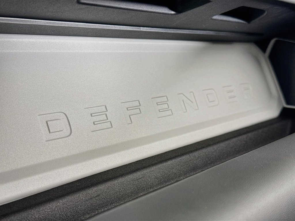 Used 2025 Land Rover Defender 90 S AWD/4WD image 22