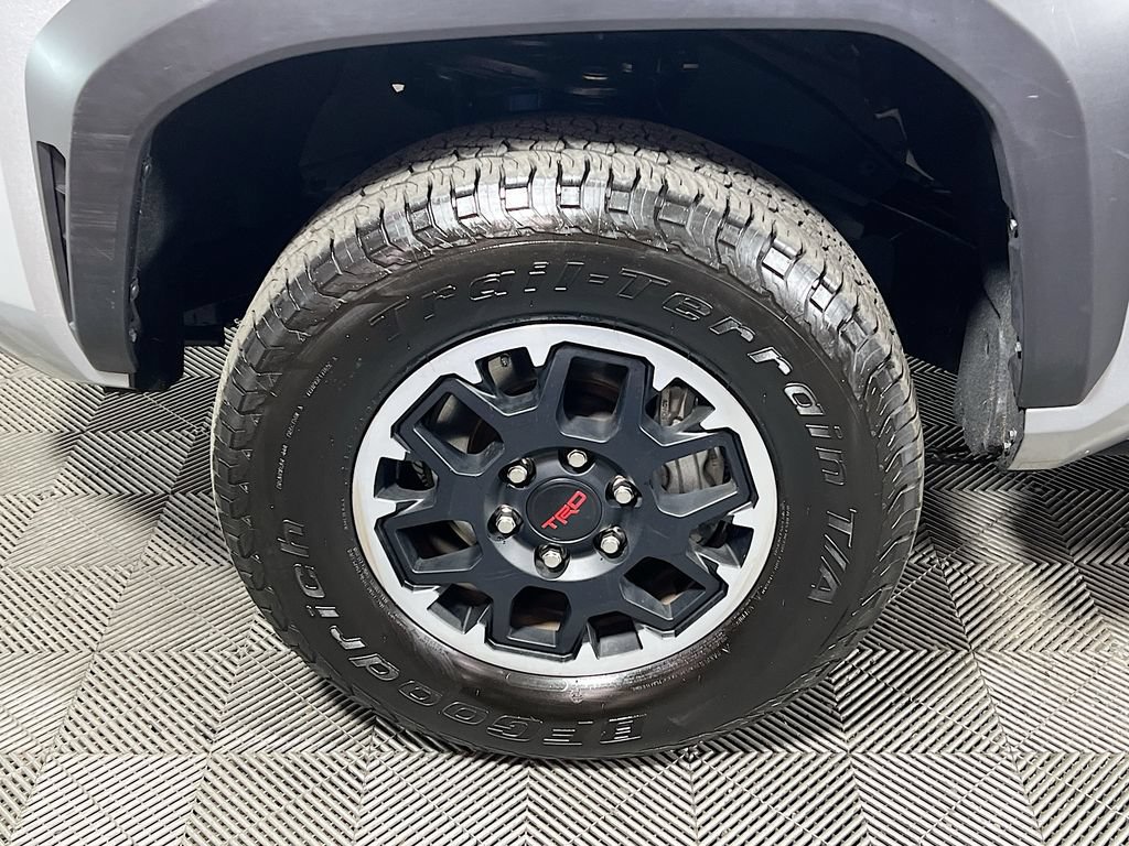 Certified 2025 Toyota Tacoma TRD Off-Road AWD/4WD image 26