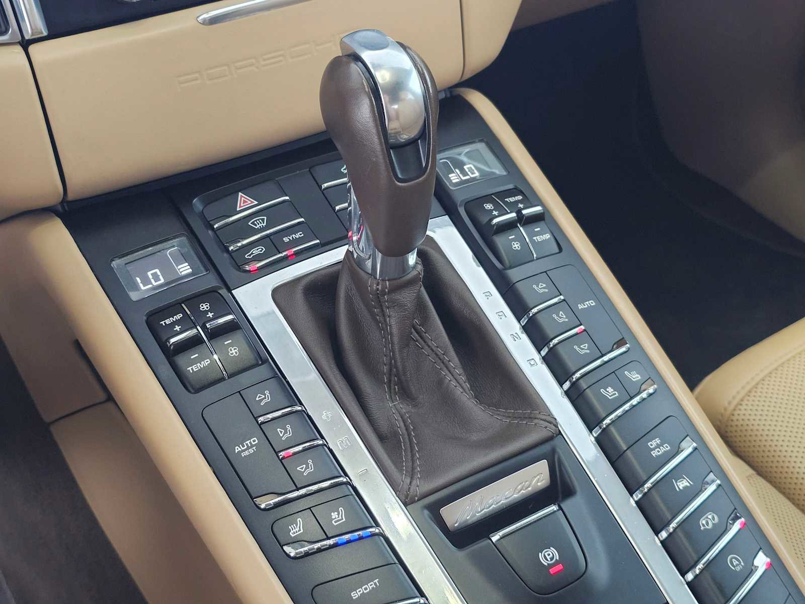 Used 2018 Porsche Macan GTS w/ Premium Package Plus image 30