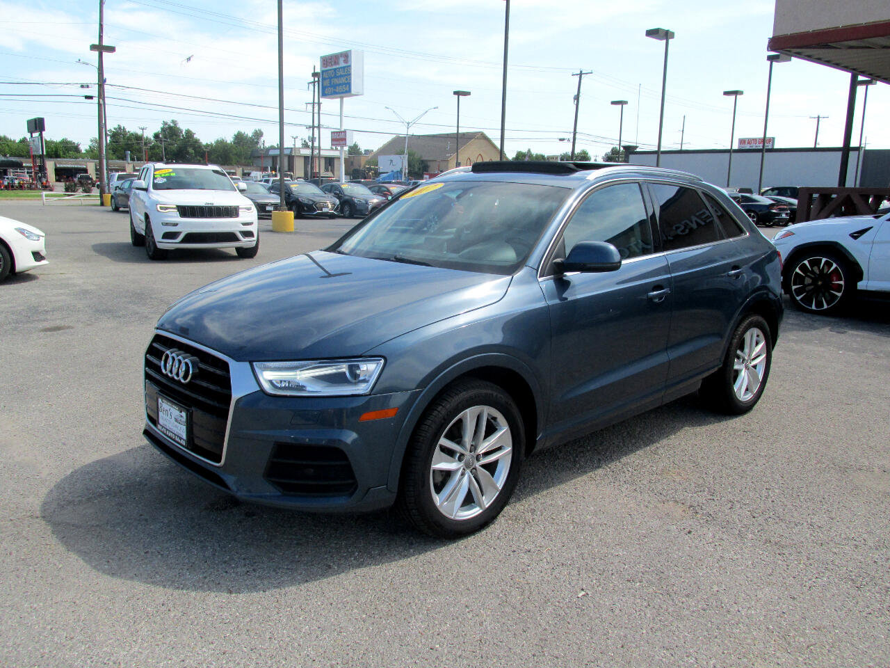 Used 2017 Audi Q3 2.0T Premium Plus w/ Premium Plus Package image 2