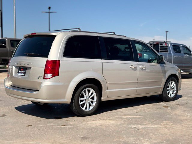 Used 2015 Dodge Grand Caravan SXT w/ Rear Park Assist Package FWD image 2