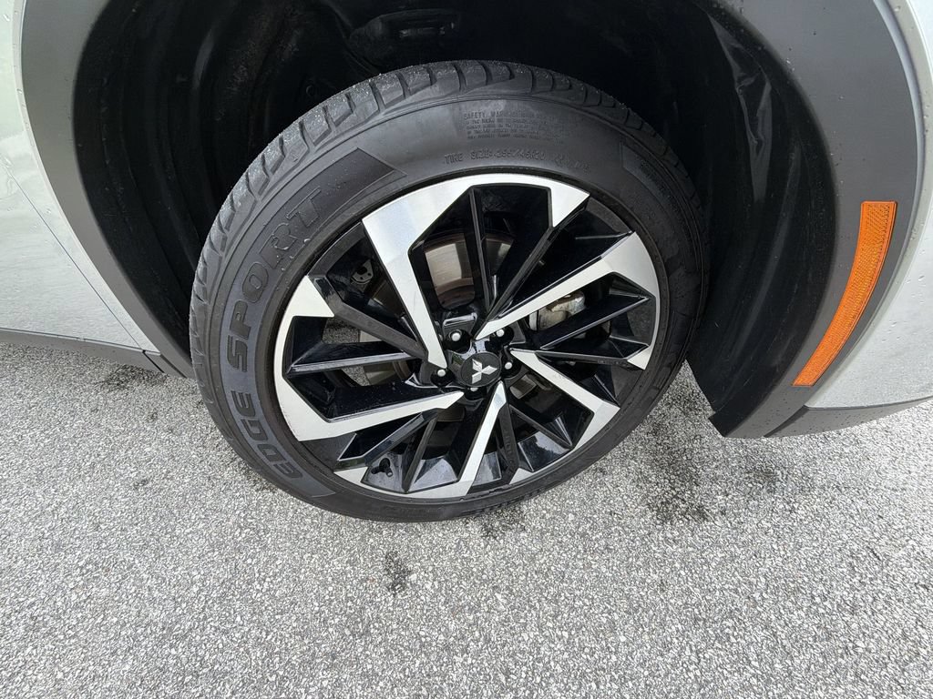 Used 2024 Mitsubishi Outlander SE AWD/4WD image 19