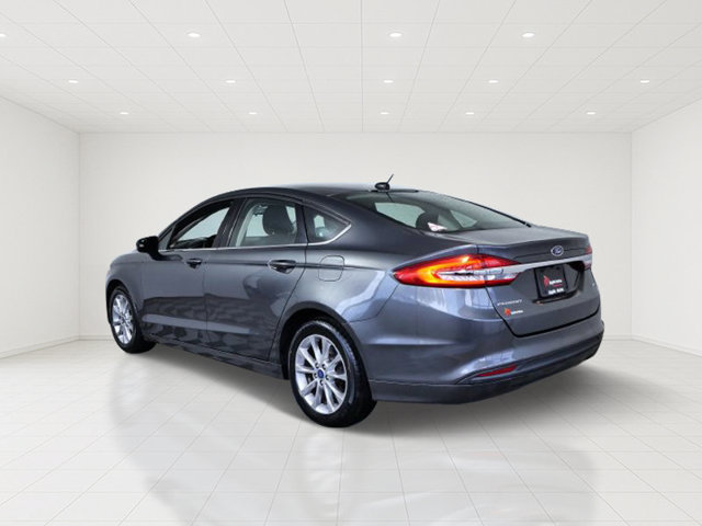 Certified 2017 Ford Fusion SE FWD image 5