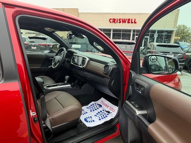 Used 2023 Toyota Tacoma Limited AWD/4WD image 28