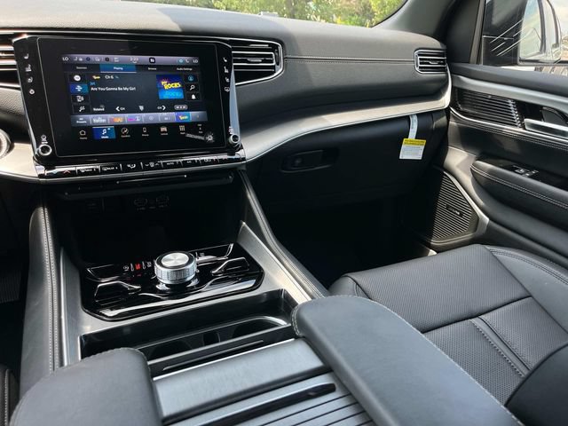 New 2025 Jeep Wagoneer L Series II w/ Convenience Group I AWD/4WD image 3