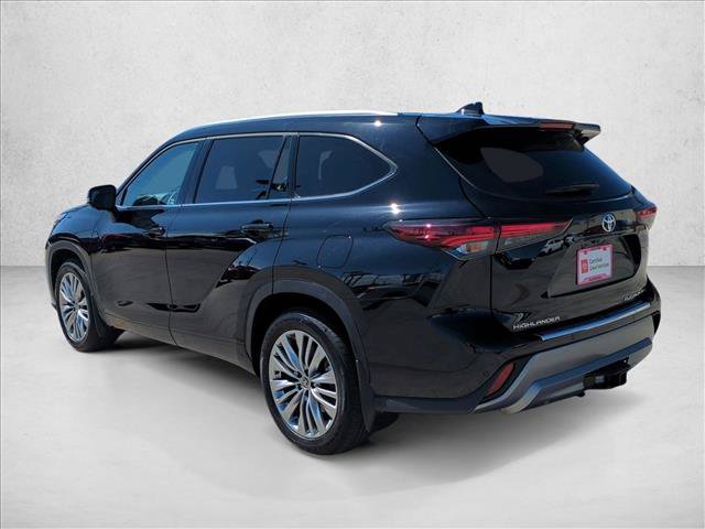 Certified 2026 Toyota Highlander Platinum AWD/4WD image 8