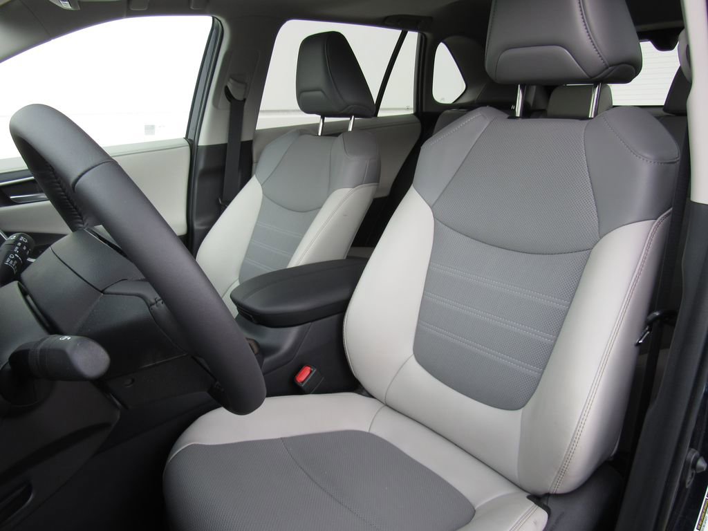 Certified 2025 Toyota RAV4 Limited w/ Advanced Technology Package AWD/4WD image 11