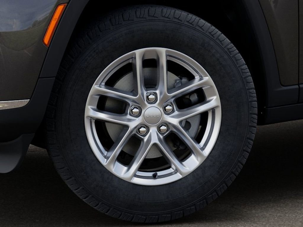 New 2025 Jeep Grand Cherokee L Laredo w/ Luxury Tech Group I image 8