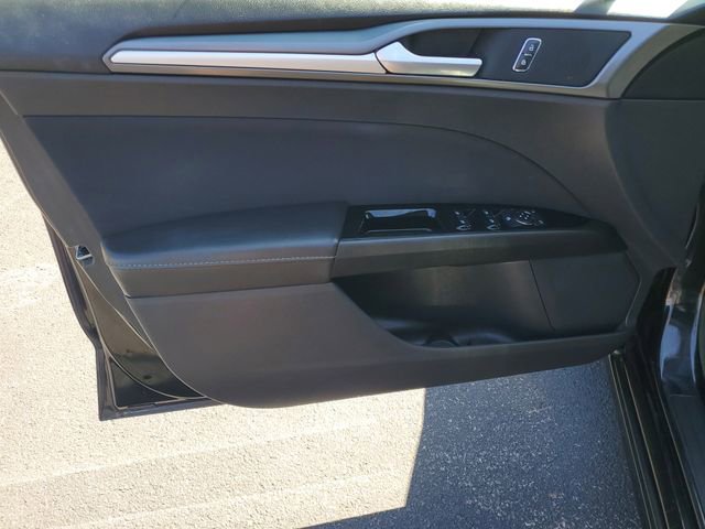 Used 2015 Ford Fusion SE FWD image 20
