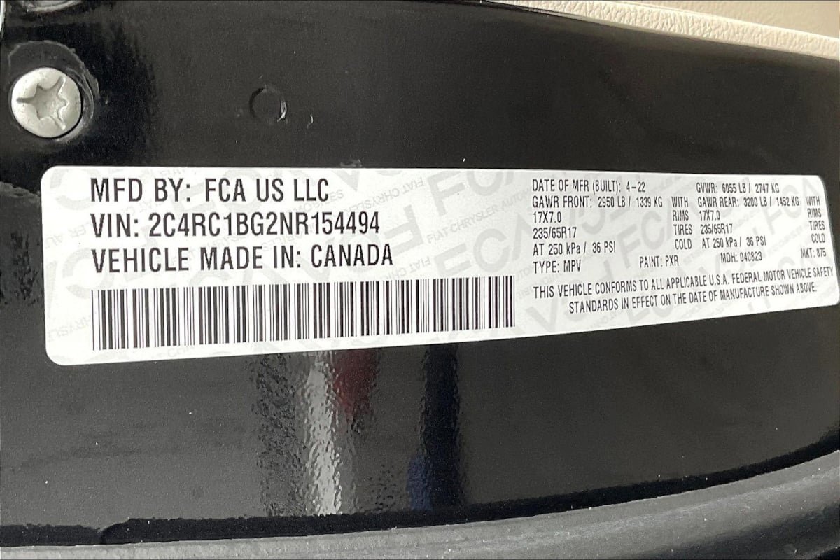 Used 2022 Chrysler Pacifica Touring-L FWD image 34