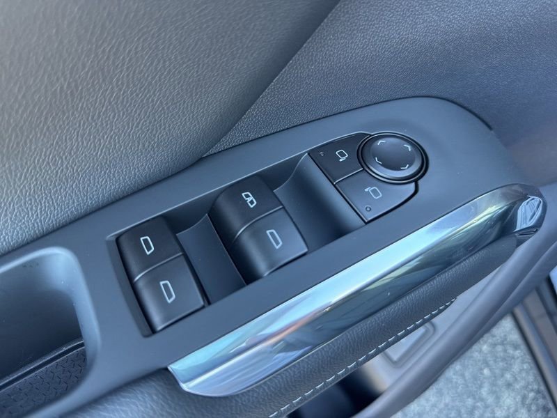 New 2026 Chevrolet Traverse LT w/ Driver Confidence Package image 17