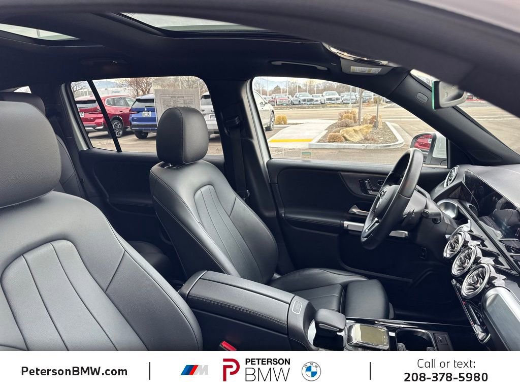 Used 2022 Mercedes-Benz GLB 250 4MATIC image 19