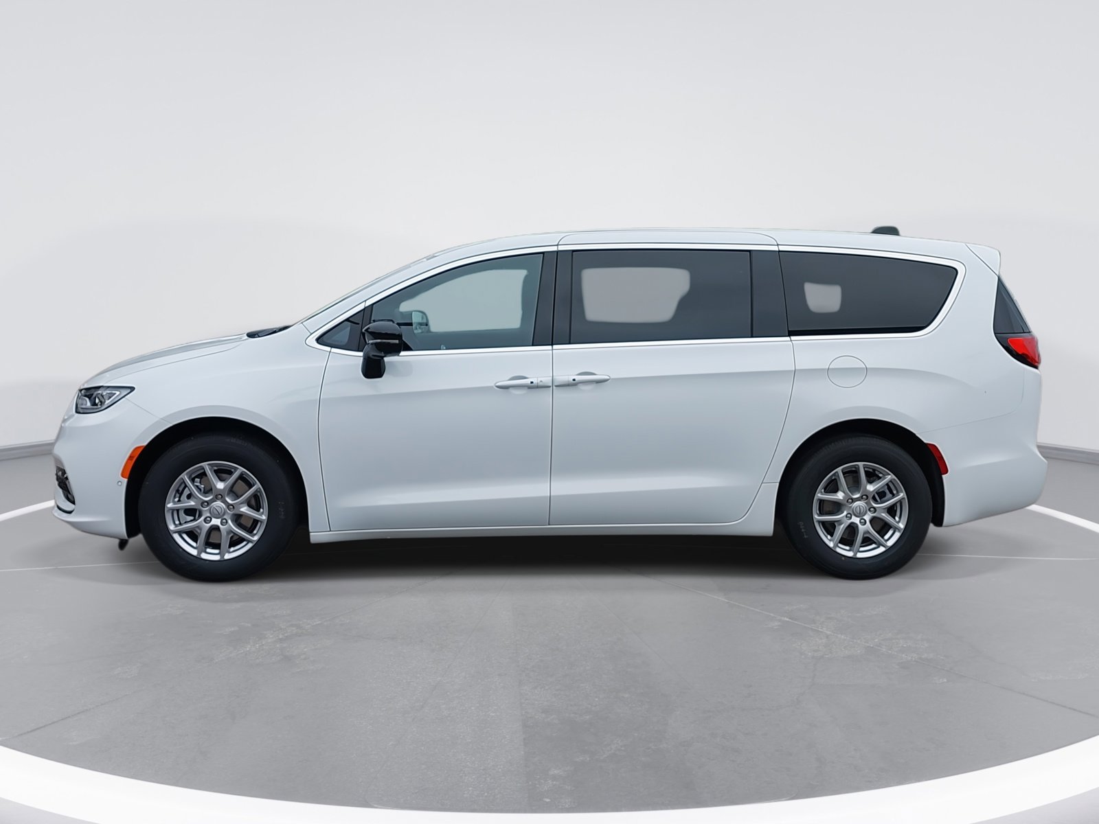 New 2026 Chrysler Pacifica Select image 8