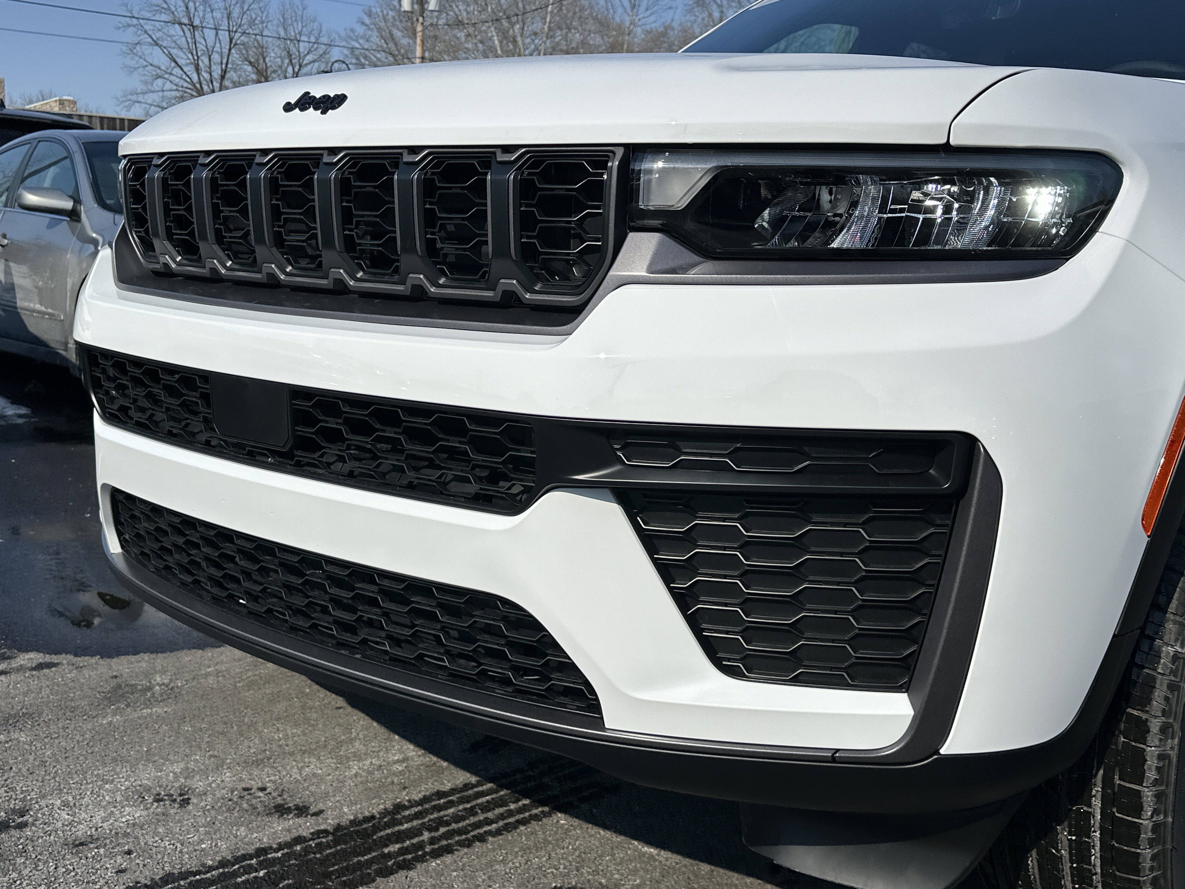New 2026 Jeep Grand Cherokee Altitude AWD/4WD image 33