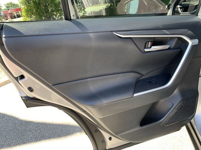 Used 2025 Toyota RAV4 XLE AWD/4WD image 15