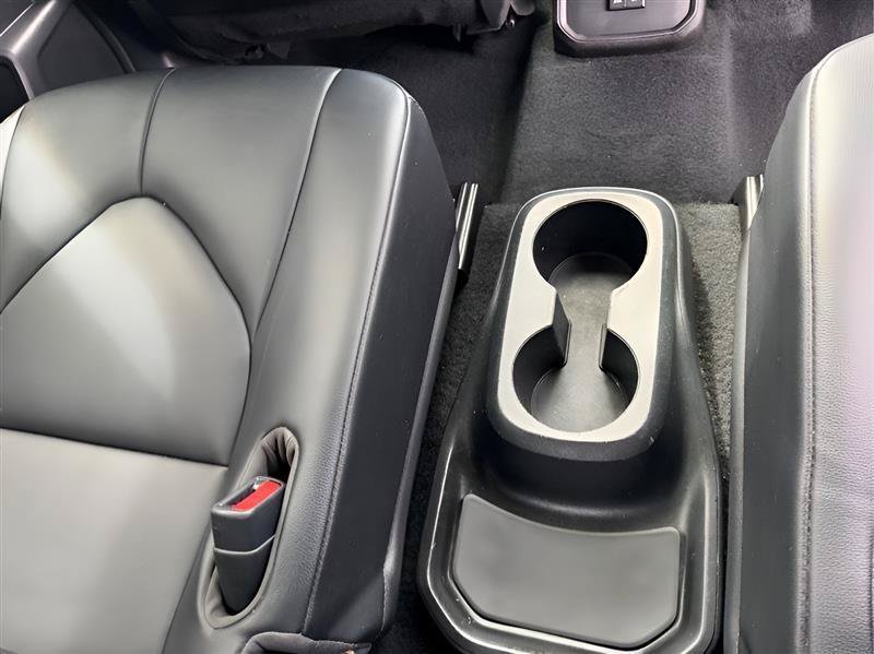 Used 2021 Toyota Highlander XLE FWD image 38