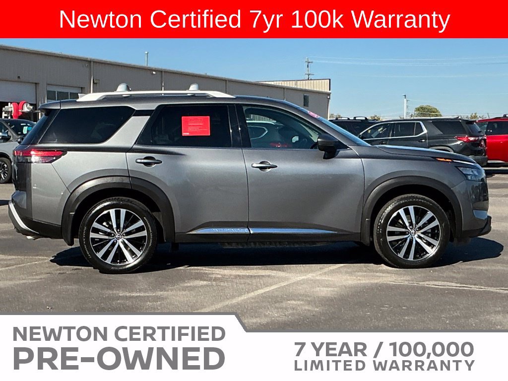 Used 2025 Nissan Pathfinder Platinum w/ Cargo Package FWD image 4