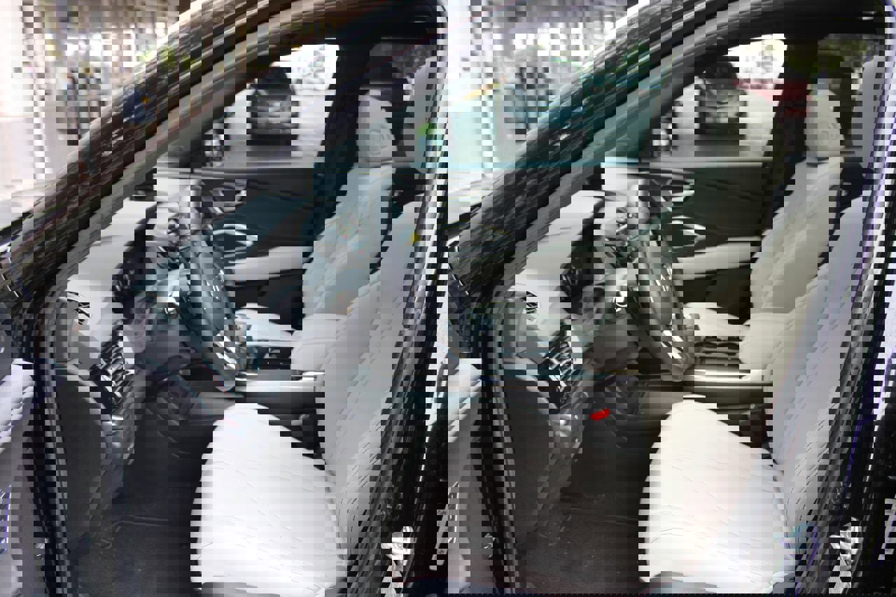 Used 2025 Acura RDX SH-AWD image 9