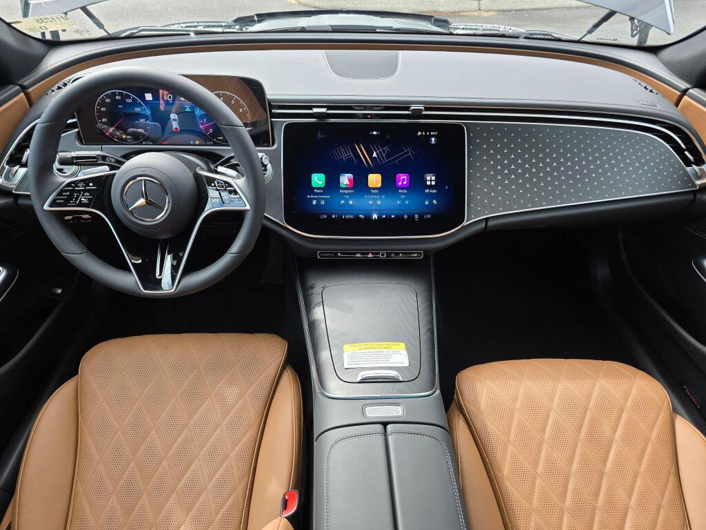 New 2026 Mercedes-Benz E 450 4MATIC Sedan image 17