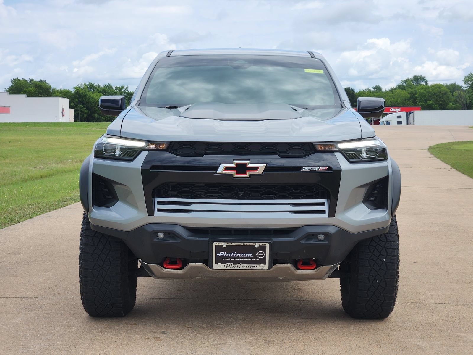 Used 2025 Chevrolet Colorado ZR2 w/ Technology Package AWD/4WD image 6