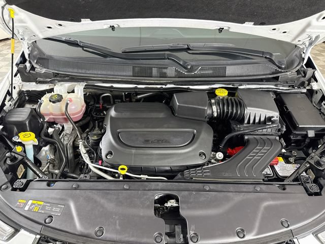 Used 2024 Chrysler Pacifica Touring-L FWD image 30
