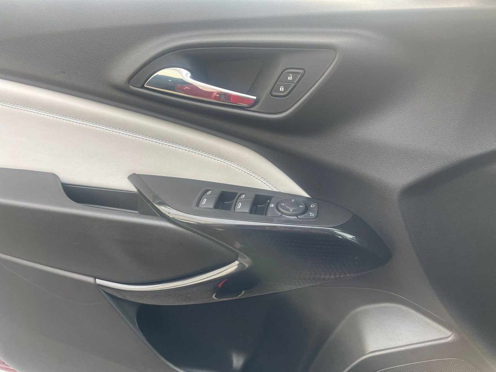 Used 2025 Chevrolet Trax LT image 20