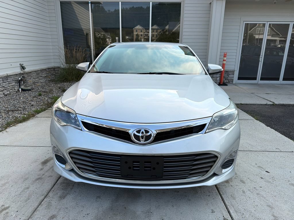Used 2013 Toyota Avalon XLE FWD image 3