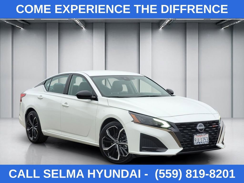 Used 2023 Nissan Altima 2.5 SR image 1