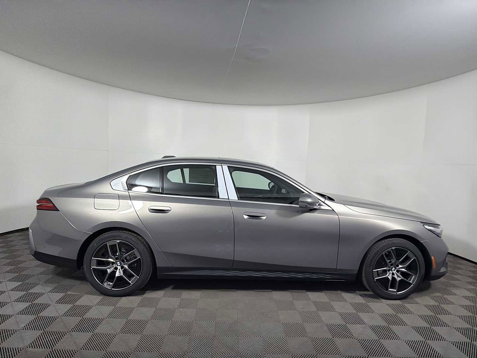 New 2026 BMW 530i xDrive w/ Convenience Package image 8